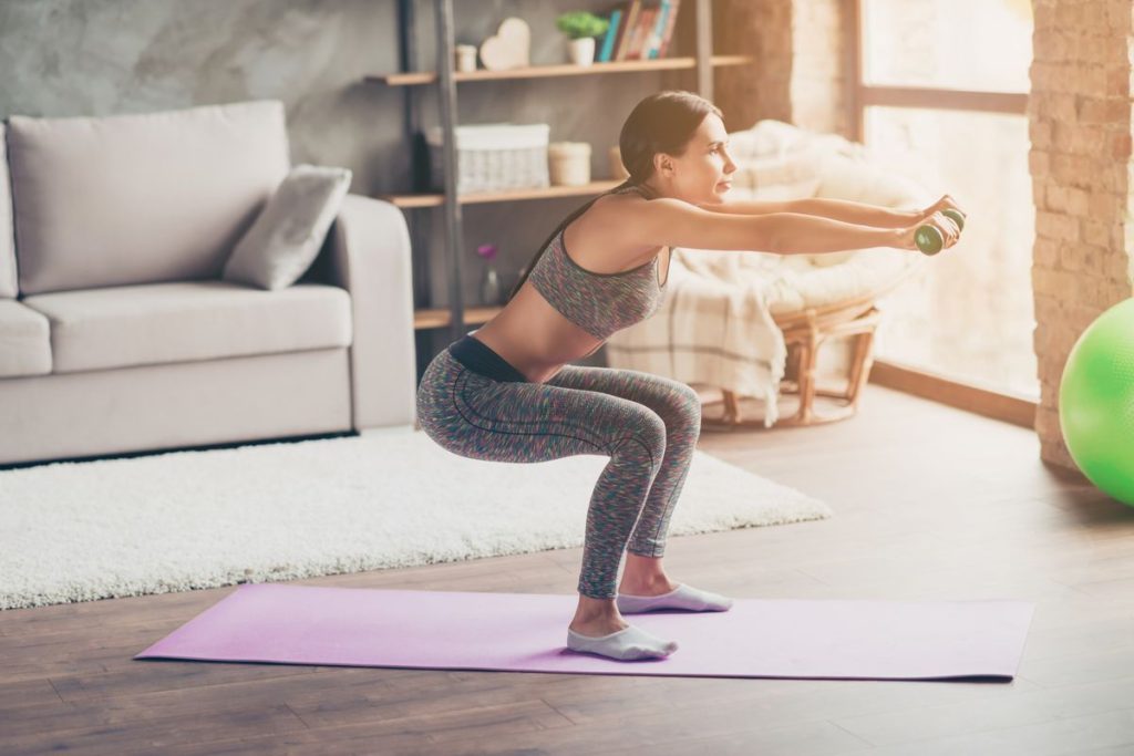 Dessa fem övningar, om du gör dem regelbundet, hjälper dig att hålla vikten och stärka hela kroppen.